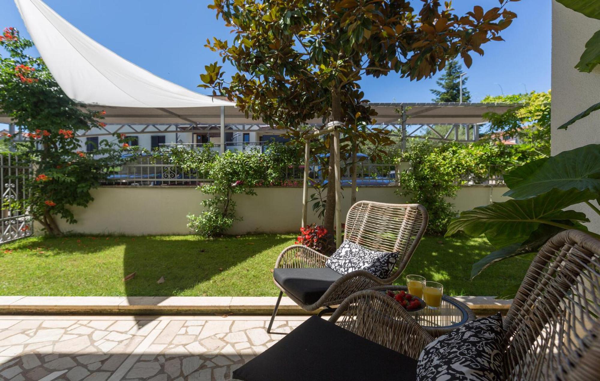 1 Bedroom Beautiful Apartment In Poreč Exteriör bild