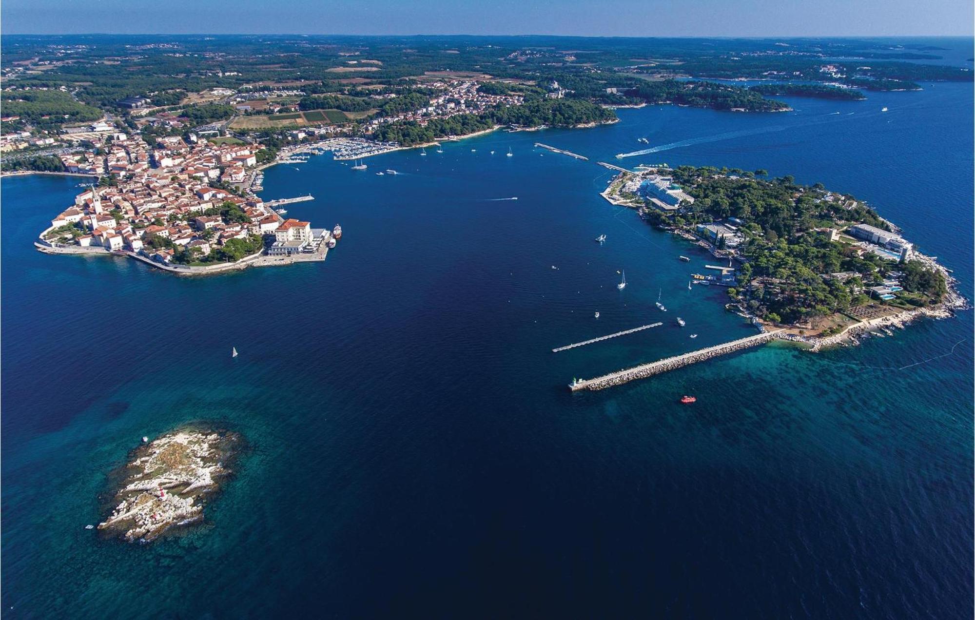1 Bedroom Beautiful Apartment In Poreč Exteriör bild