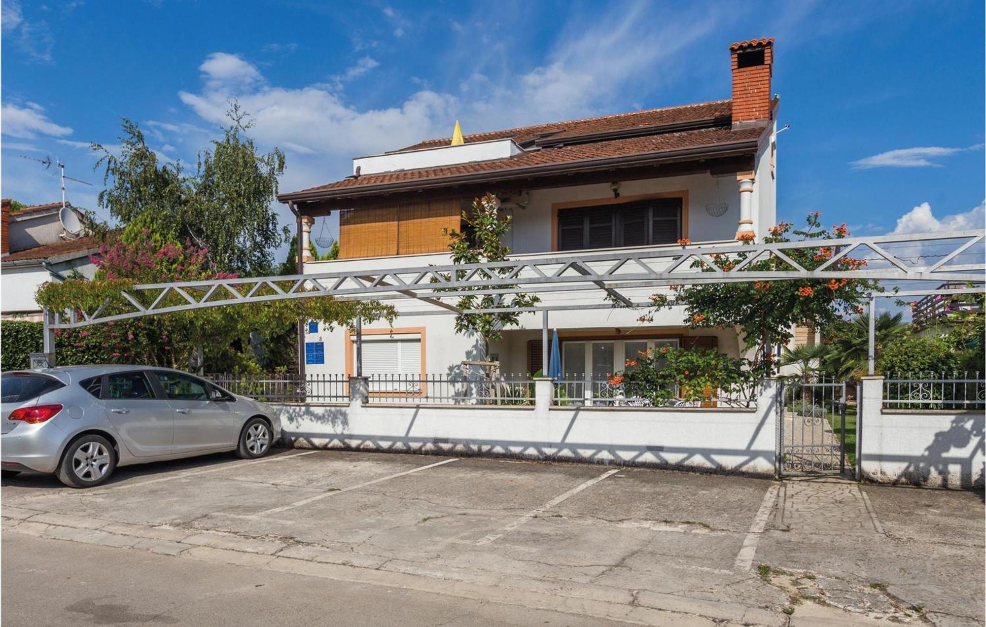 1 Bedroom Beautiful Apartment In Poreč Exteriör bild